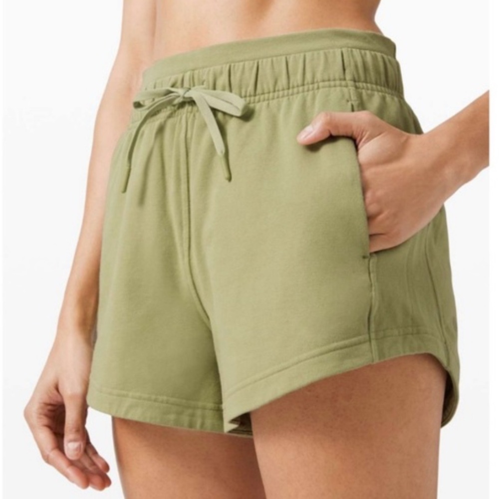 Lululemon Athletica Green Athletic Shorts with Elastic Waistband